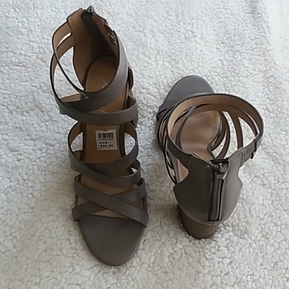 Heels - Picture 3 of 4